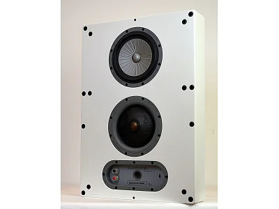 MONITOR AUDIO SF1 SOUNDFRAME ON WALL