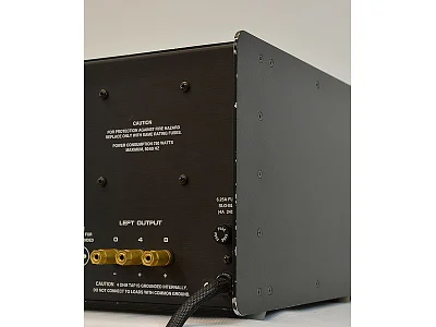 AUDIO RESEARCH VT100