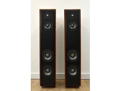 REVEL PERFORMA F32