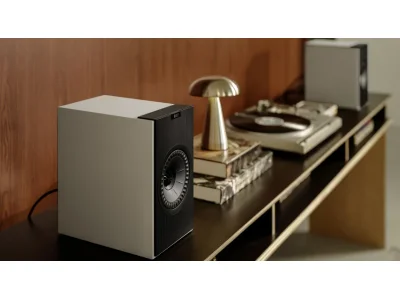 KEF CODA W