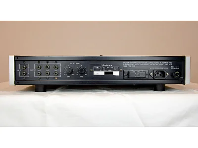 ACCUPHASE F-5 ACCUPHASE F-5