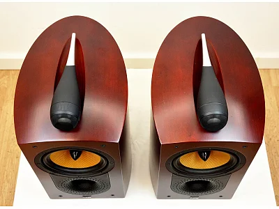 BOWERS & WILKINS NAUTILUS 805